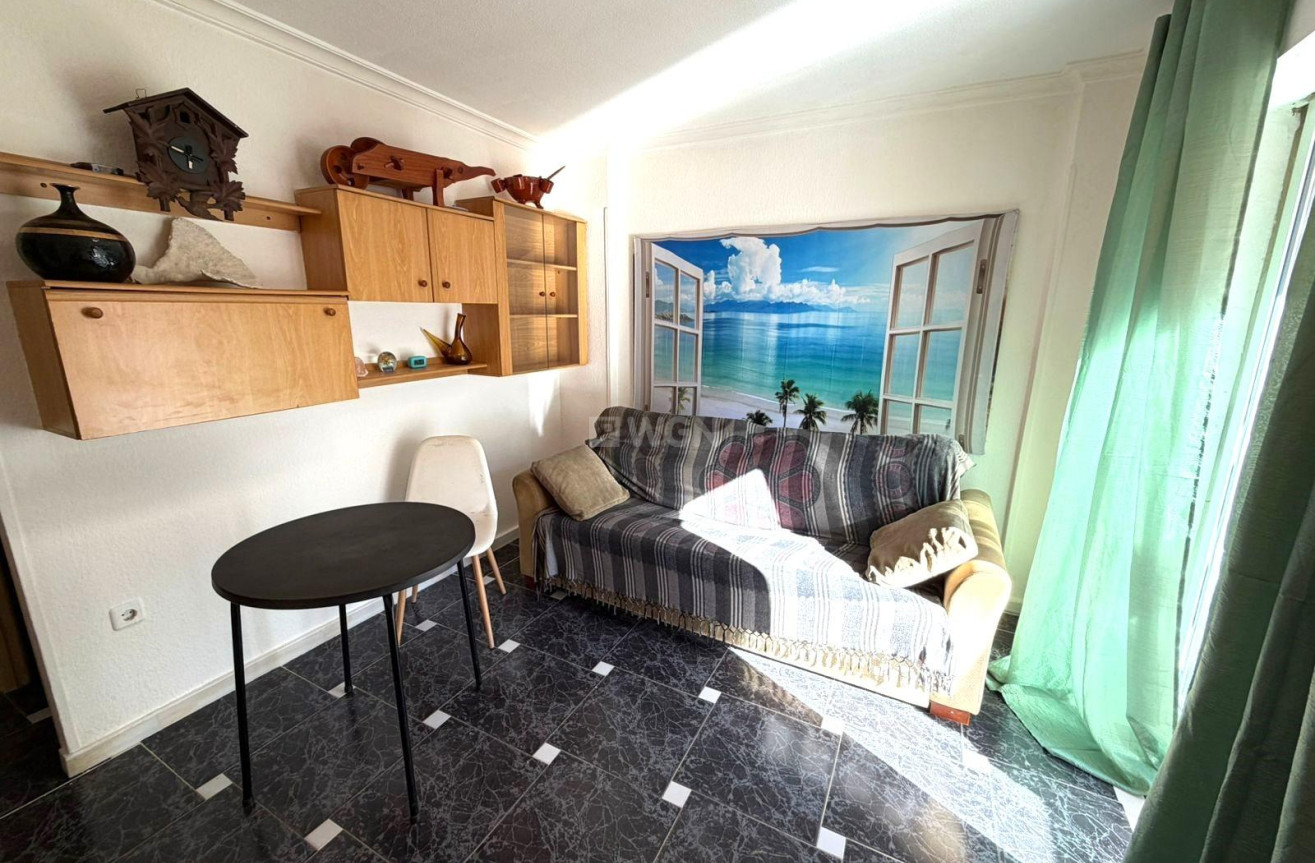 Odsprzedaż - Mieszkanie w bloku - Torrevieja - La Mata