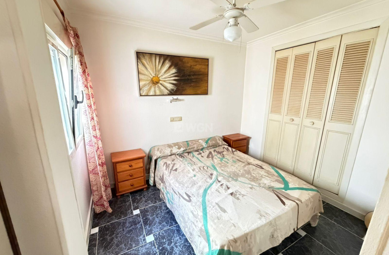 Odsprzedaż - Mieszkanie w bloku - Torrevieja - La Mata