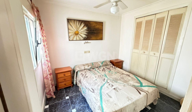 Odsprzedaż - Mieszkanie w bloku - Torrevieja - La Mata