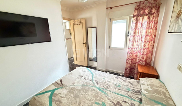 Odsprzedaż - Mieszkanie w bloku - Torrevieja - La Mata