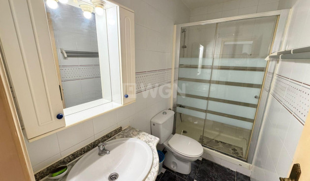 Odsprzedaż - Mieszkanie w bloku - Torrevieja - La Mata