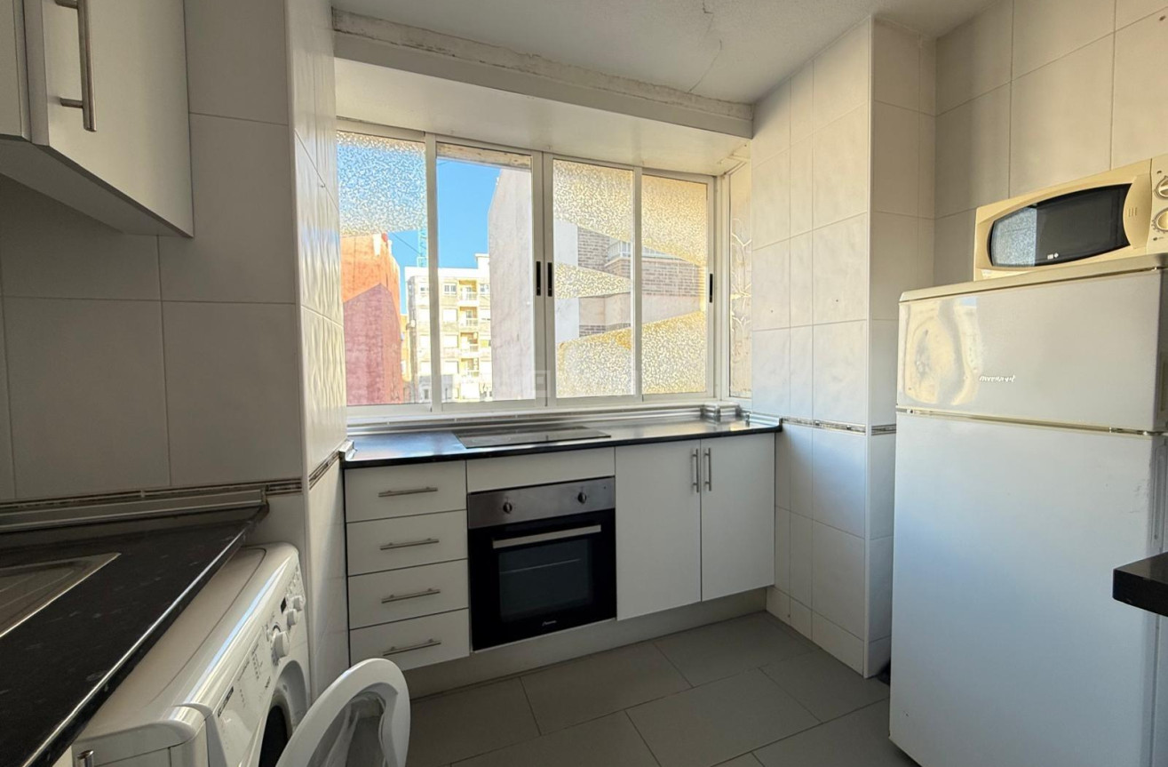 Odsprzedaż - Mieszkanie w bloku - Torrevieja - Las Piscinas Naturales