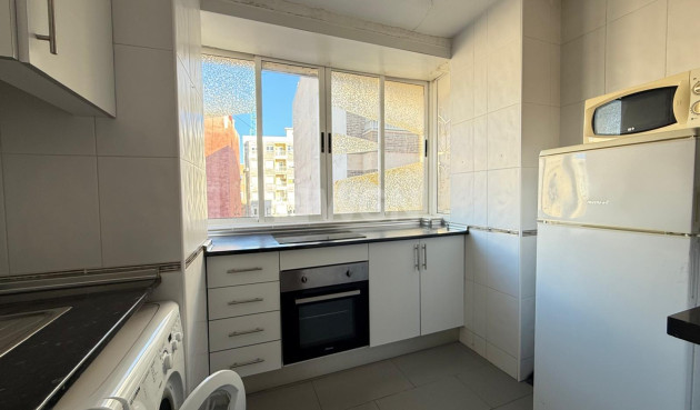 Odsprzedaż - Mieszkanie w bloku - Torrevieja - Las Piscinas Naturales