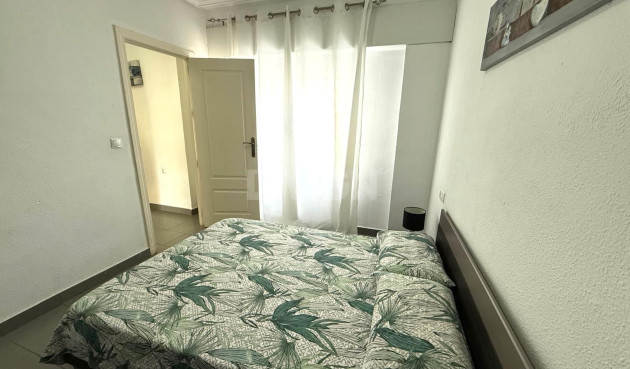 Odsprzedaż - Mieszkanie w bloku - Torrevieja - Las Piscinas Naturales