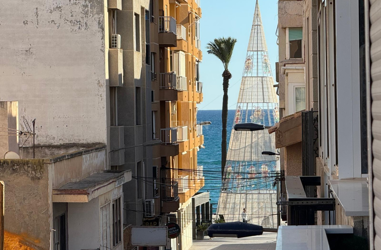 Odsprzedaż - Mieszkanie w bloku - Torrevieja - Las Piscinas Naturales