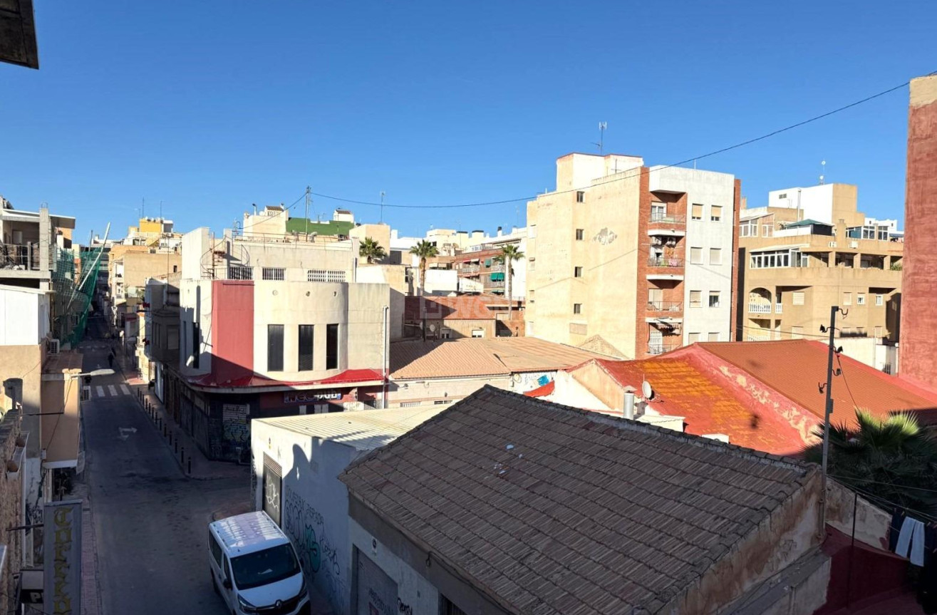 Odsprzedaż - Mieszkanie w bloku - Torrevieja - Las Piscinas Naturales