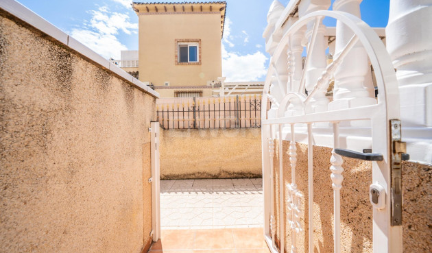 Odsprzedaż - Villa - Orihuela Costa - Los Almendros-la Florida