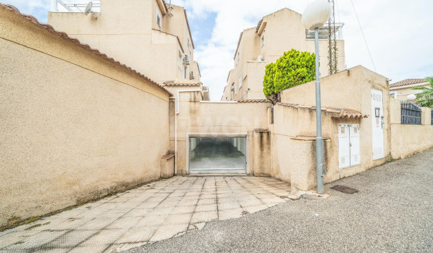 Odsprzedaż - Villa - Orihuela Costa - Los Almendros-la Florida