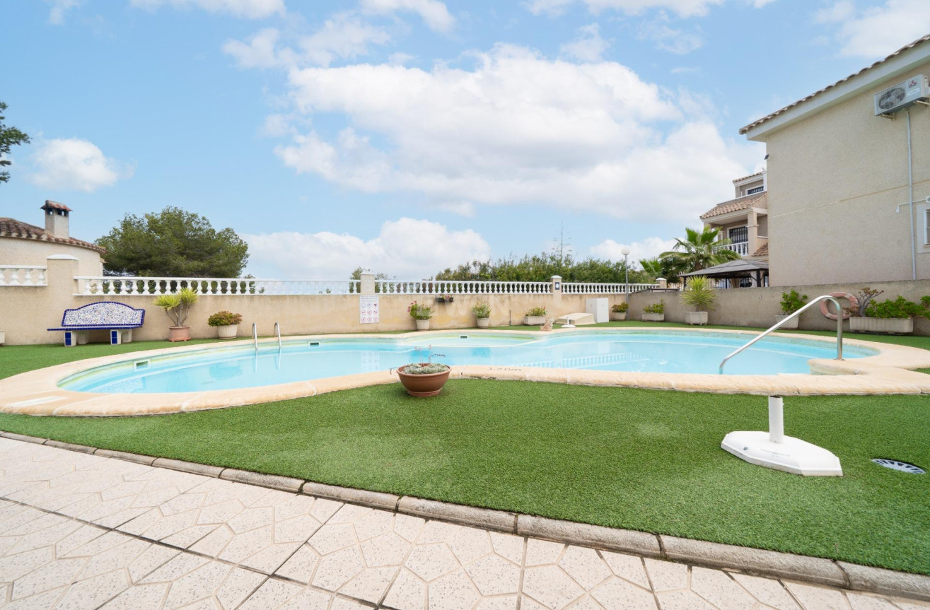 Odsprzedaż - Villa - Orihuela Costa - Los Almendros-la Florida