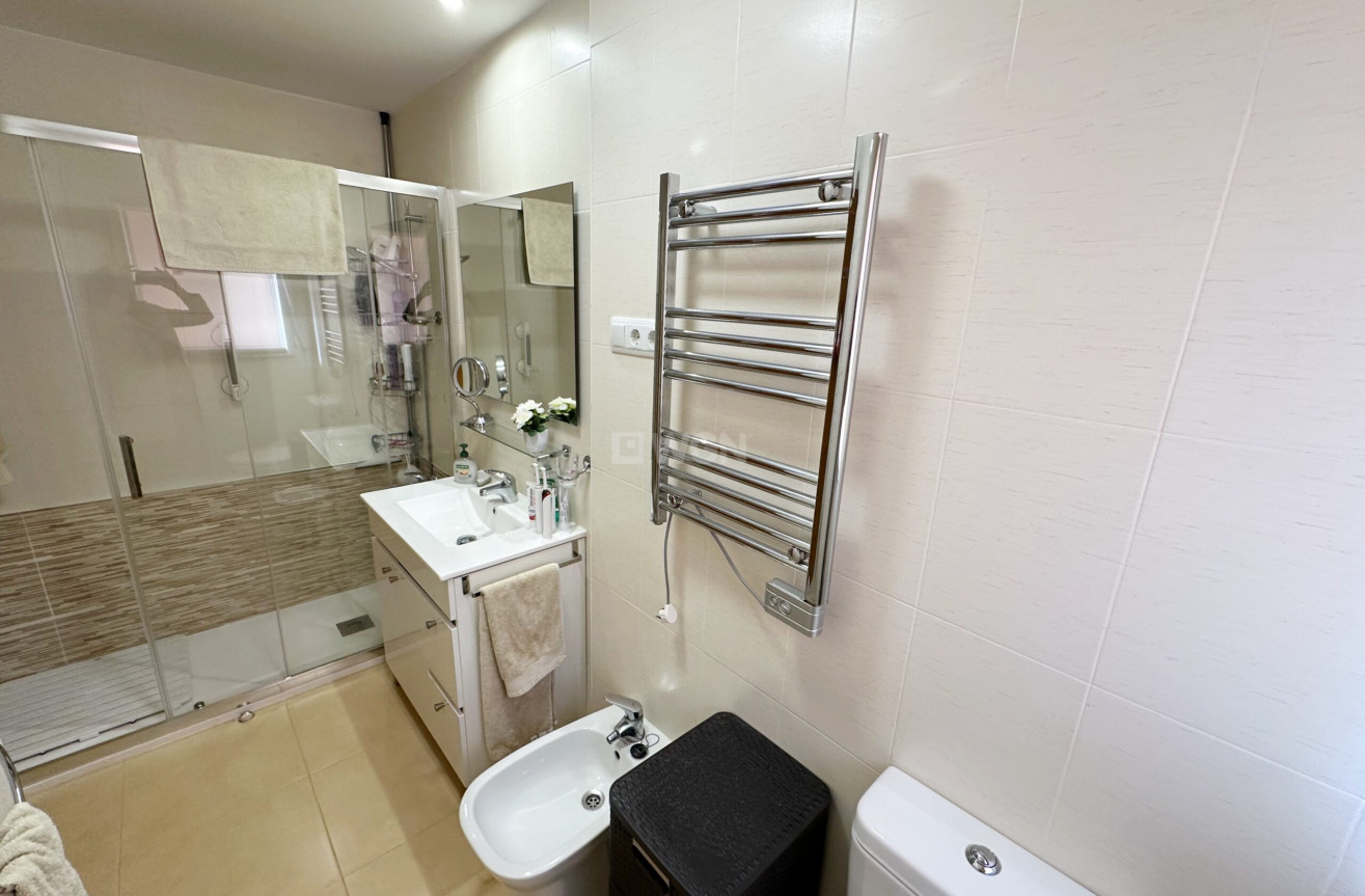 Odsprzedaż - Mieszkanie w bloku - Mar Menor Golf Resort - Inland