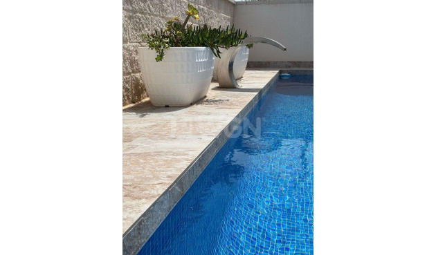 Odsprzedaż - Villa - Orihuela Costa - Villamartín-las Filipinas