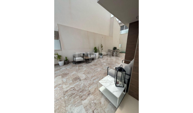 Odsprzedaż - Villa - Orihuela Costa - Villamartín-las Filipinas