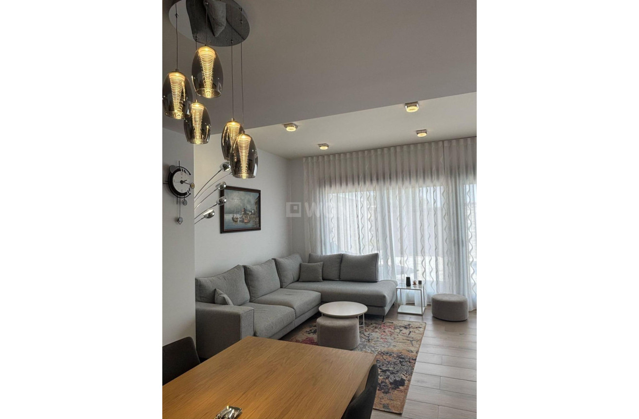 Odsprzedaż - Villa - Orihuela Costa - Villamartín-las Filipinas