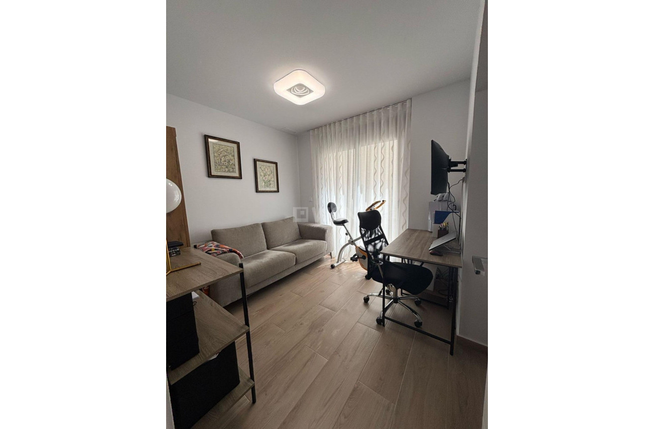 Odsprzedaż - Villa - Orihuela Costa - Villamartín-las Filipinas