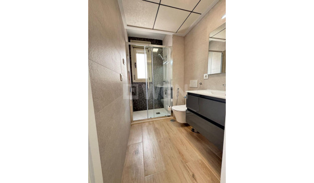 Odsprzedaż - Villa - Orihuela Costa - Villamartín-las Filipinas