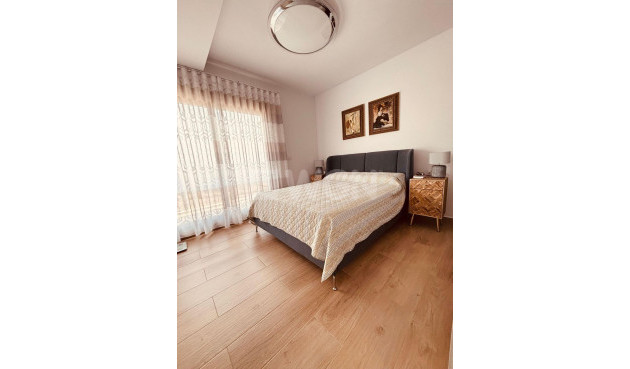 Odsprzedaż - Villa - Orihuela Costa - Villamartín-las Filipinas