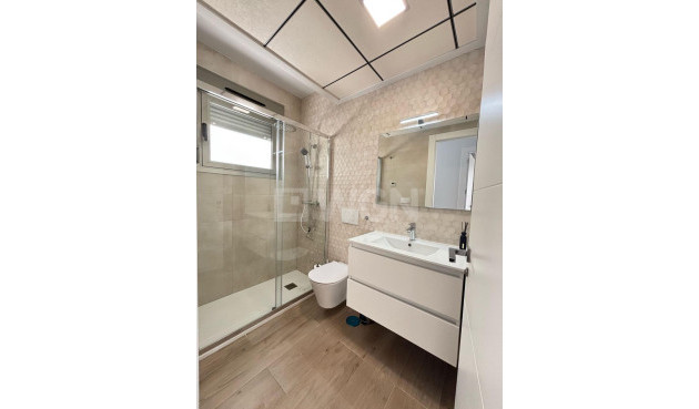 Odsprzedaż - Villa - Orihuela Costa - Villamartín-las Filipinas