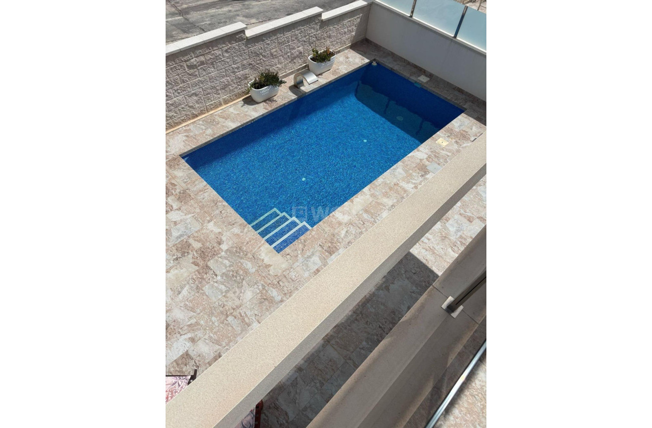 Odsprzedaż - Villa - Orihuela Costa - Villamartín-las Filipinas