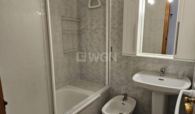 Odsprzedaż - Mieszkanie w bloku - Torrevieja - Acequion