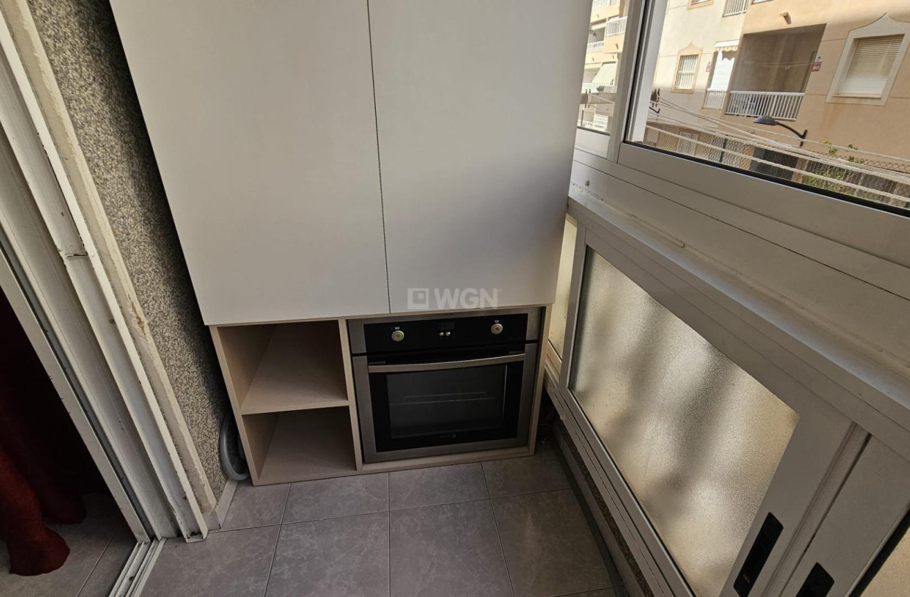 Odsprzedaż - Mieszkanie w bloku - Torrevieja - Acequion