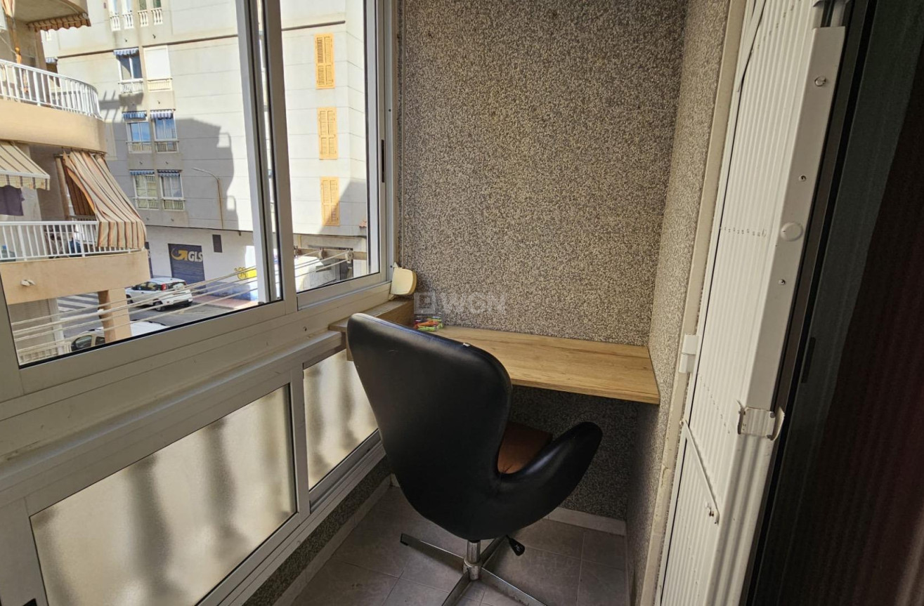 Odsprzedaż - Mieszkanie w bloku - Torrevieja - Acequion