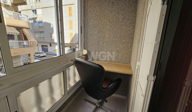 Odsprzedaż - Mieszkanie w bloku - Torrevieja - Acequion