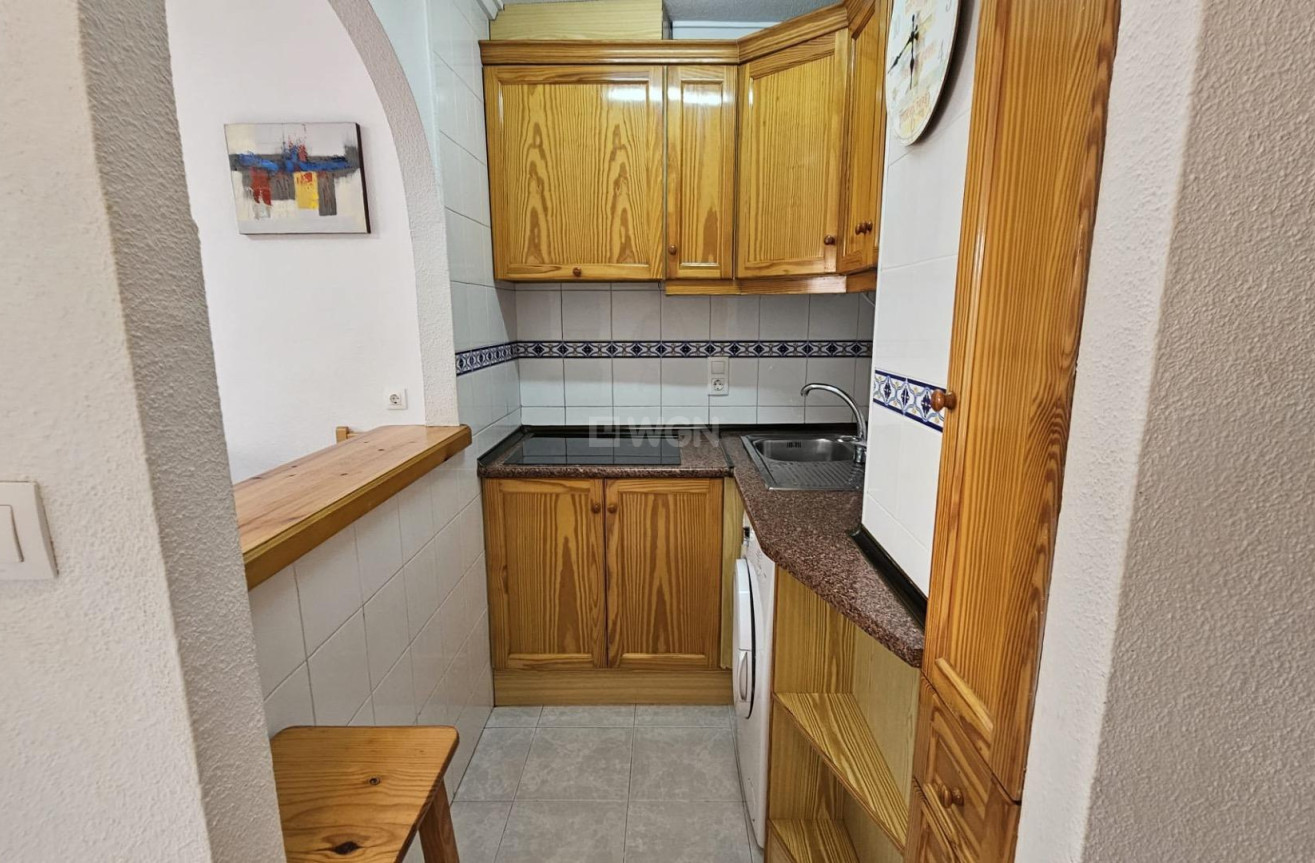 Odsprzedaż - Mieszkanie w bloku - Torrevieja - Acequion