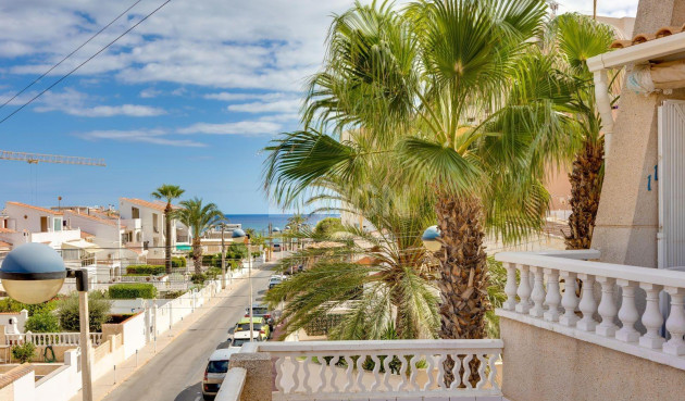 Odsprzedaż - Mieszkanie w bloku - Torrevieja - Cabo Cervera