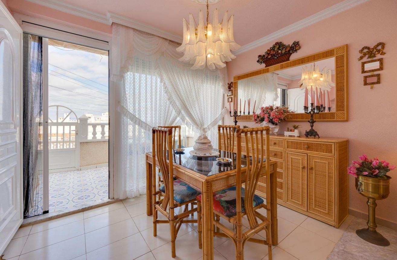 Odsprzedaż - Mieszkanie w bloku - Torrevieja - Cabo Cervera