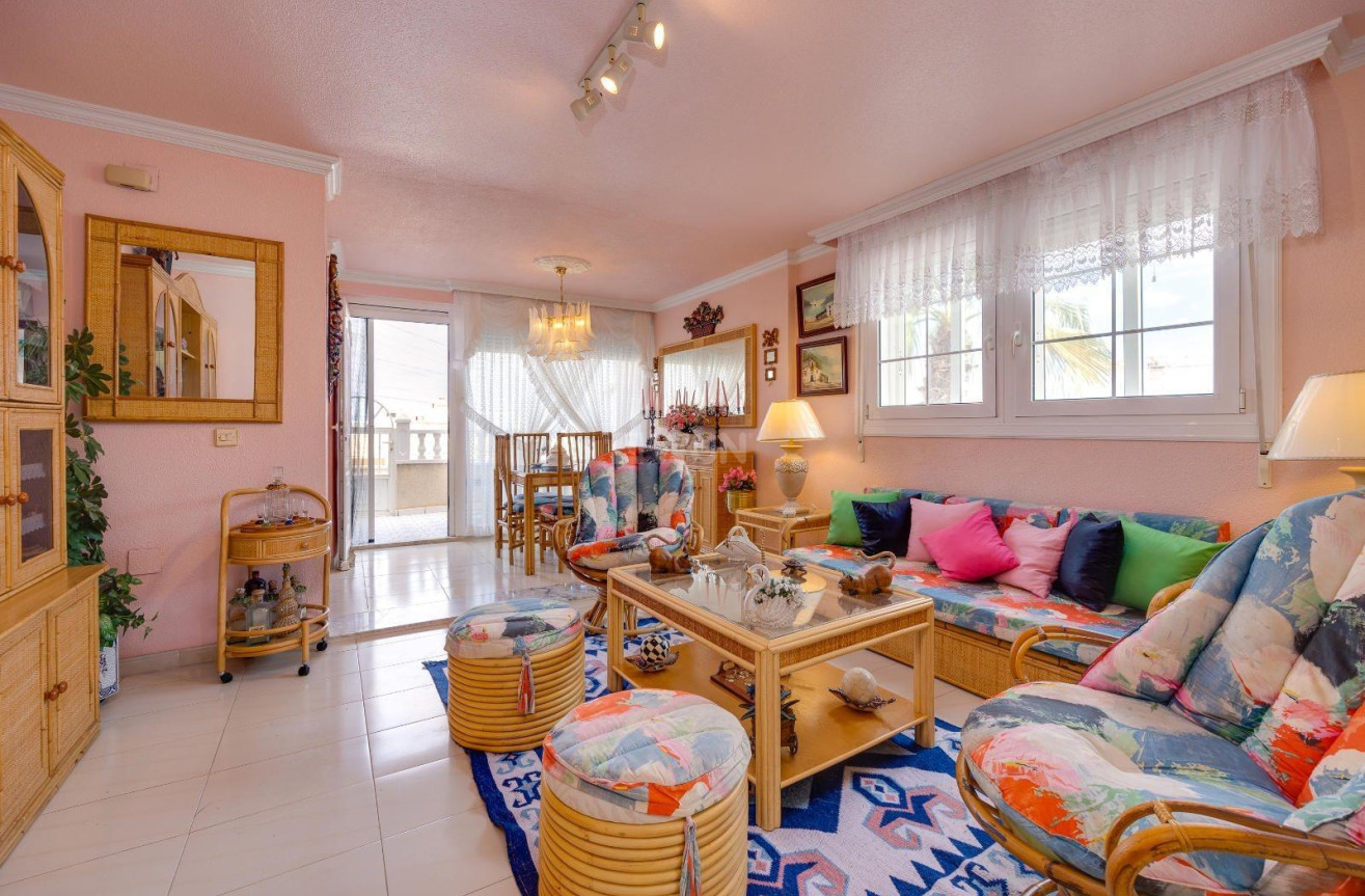 Odsprzedaż - Mieszkanie w bloku - Torrevieja - Cabo Cervera