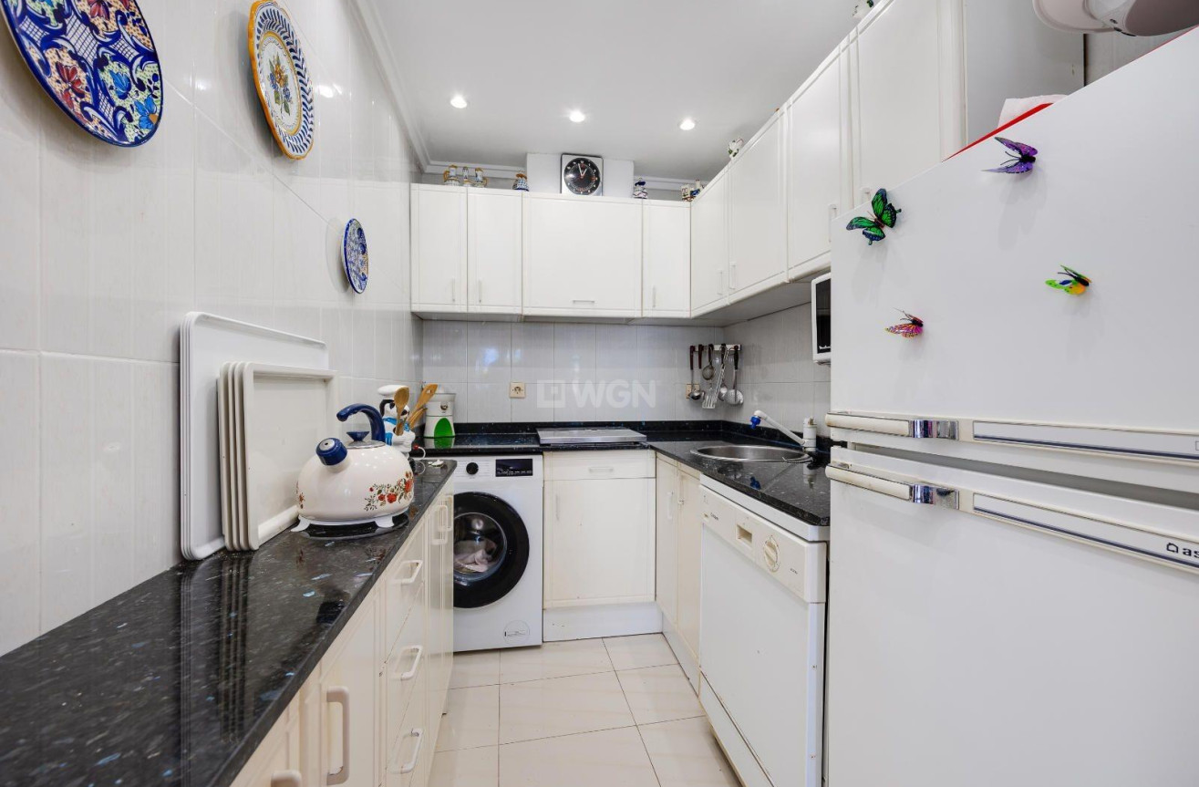 Odsprzedaż - Mieszkanie w bloku - Torrevieja - Cabo Cervera