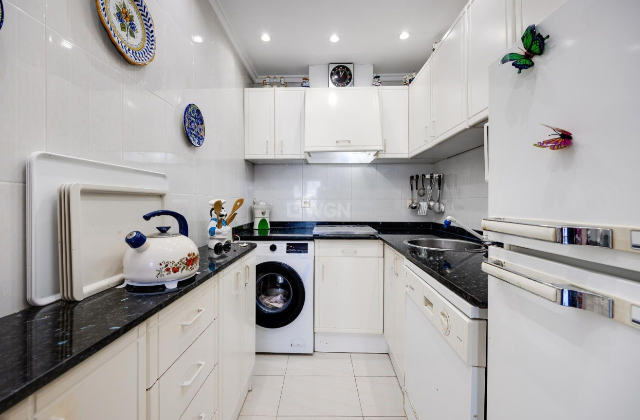 Odsprzedaż - Mieszkanie w bloku - Torrevieja - Cabo Cervera