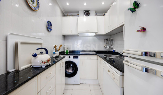 Odsprzedaż - Mieszkanie w bloku - Torrevieja - Cabo Cervera