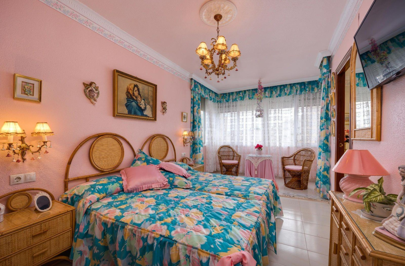 Odsprzedaż - Mieszkanie w bloku - Torrevieja - Cabo Cervera