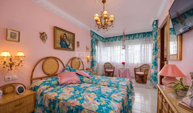 Odsprzedaż - Mieszkanie w bloku - Torrevieja - Cabo Cervera