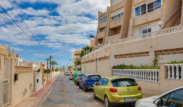 Odsprzedaż - Mieszkanie w bloku - Torrevieja - Cabo Cervera