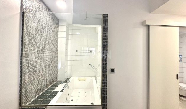 Reventa - Apartamento / piso - Torrevieja