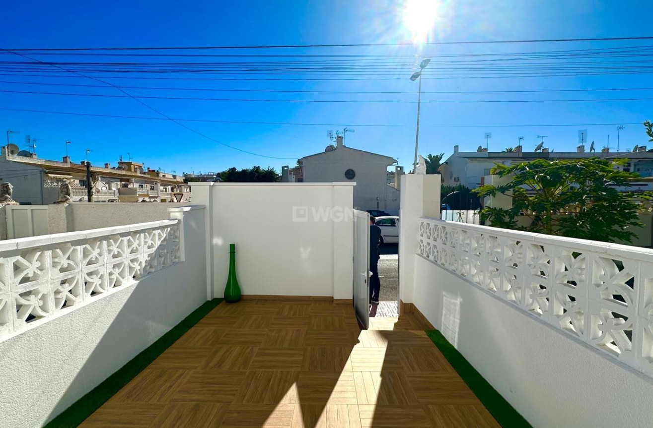 Odsprzedaż - Kamienica - Torrevieja - Estacion De Autobuses