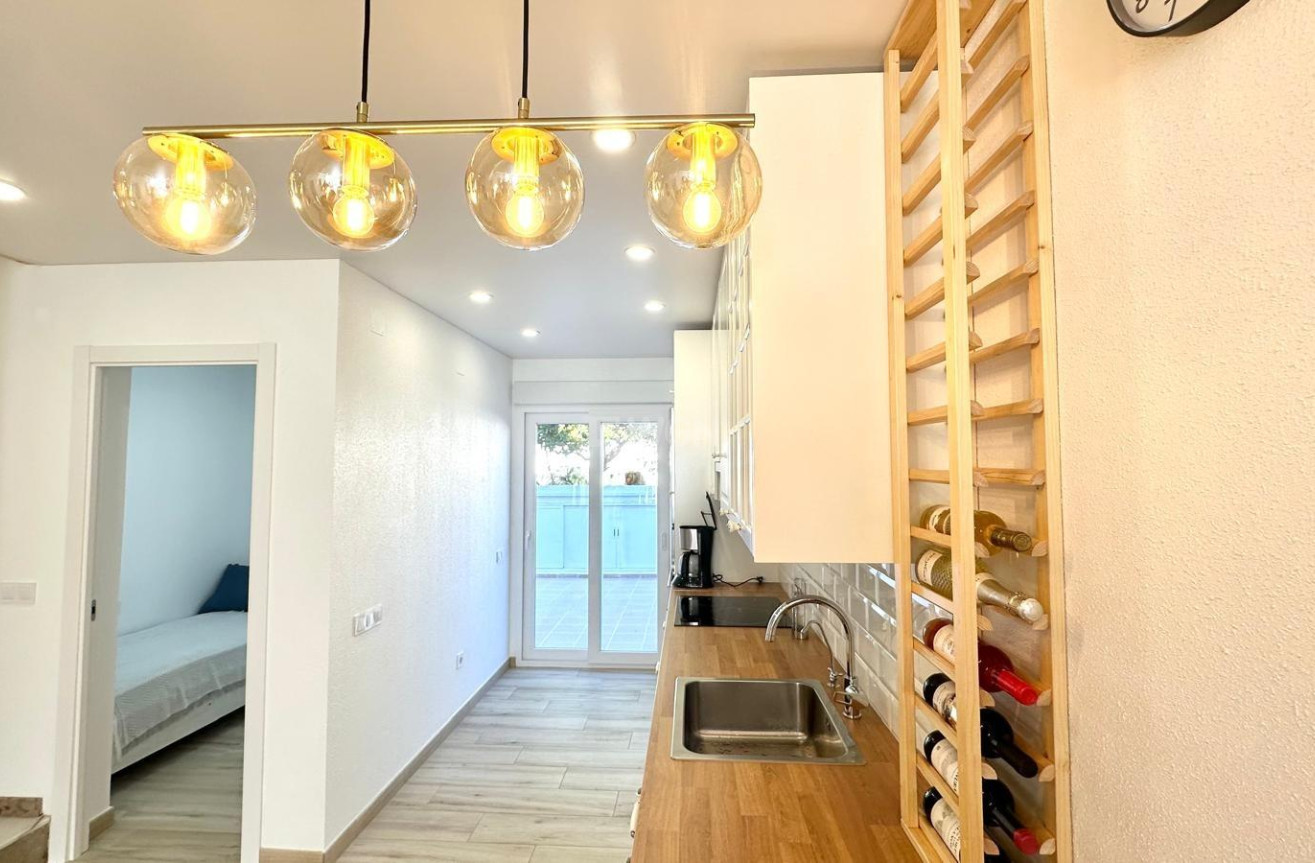 Odsprzedaż - Kamienica - Torrevieja - Estacion De Autobuses