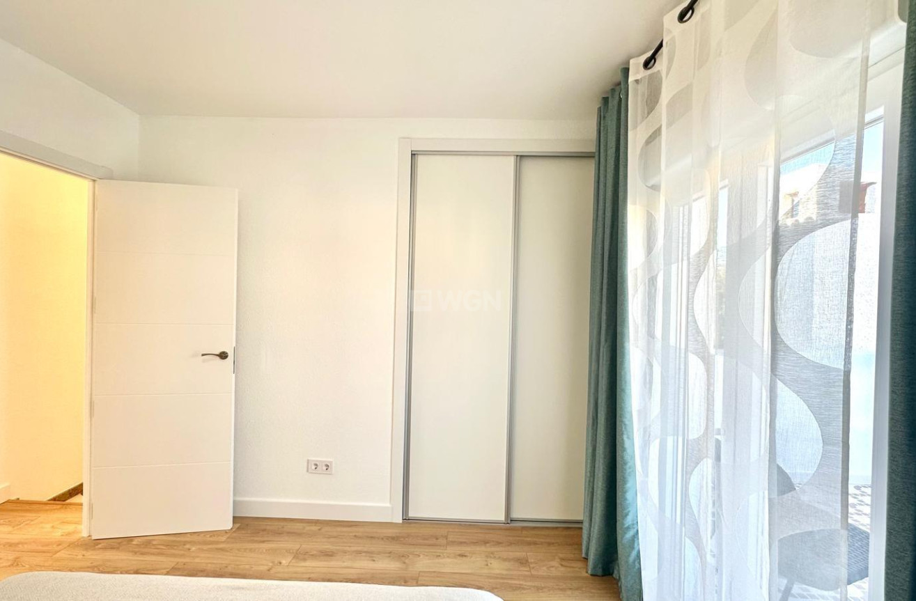 Odsprzedaż - Kamienica - Torrevieja - Estacion De Autobuses