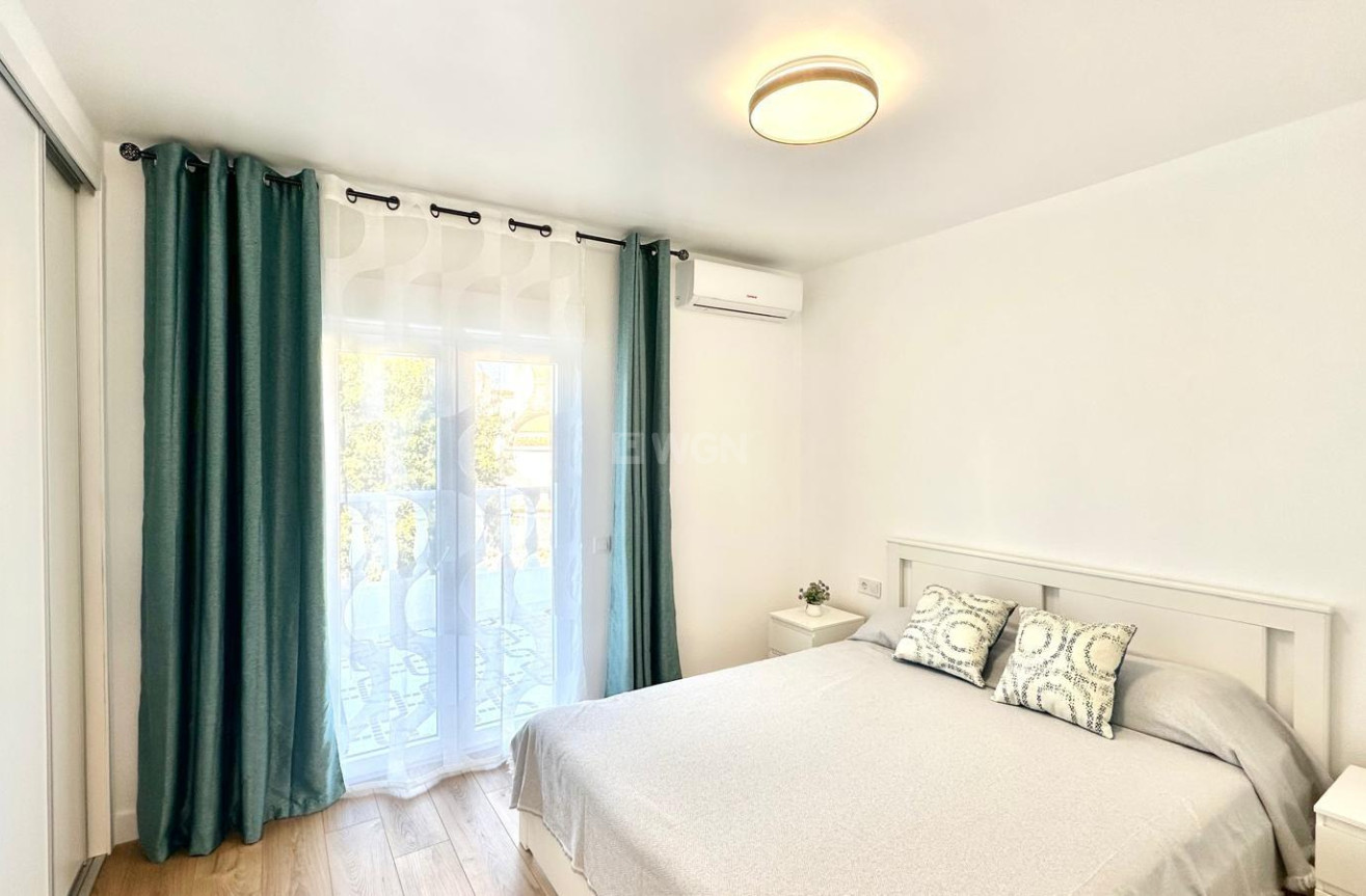 Odsprzedaż - Kamienica - Torrevieja - Estacion De Autobuses