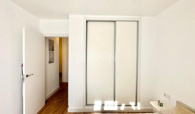 Odsprzedaż - Kamienica - Torrevieja - Estacion De Autobuses