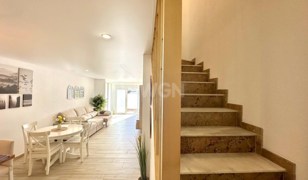 Odsprzedaż - Kamienica - Torrevieja - Estacion De Autobuses