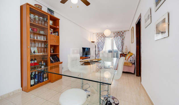 Odsprzedaż - Mieszkanie w bloku - Torrevieja - La Siesta - El Salado - Torreta