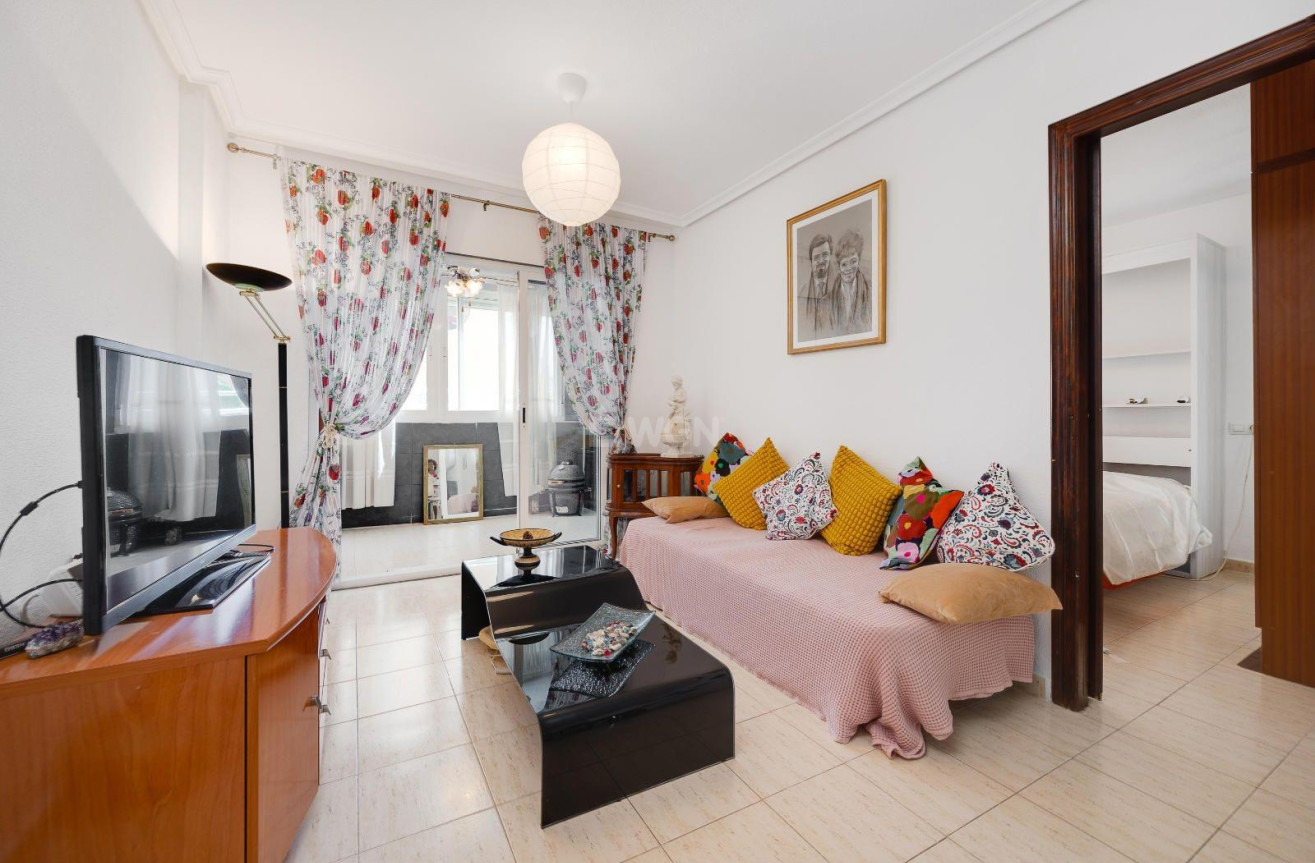 Odsprzedaż - Mieszkanie w bloku - Torrevieja - La Siesta - El Salado - Torreta