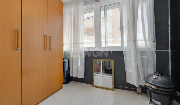 Odsprzedaż - Mieszkanie w bloku - Torrevieja - La Siesta - El Salado - Torreta