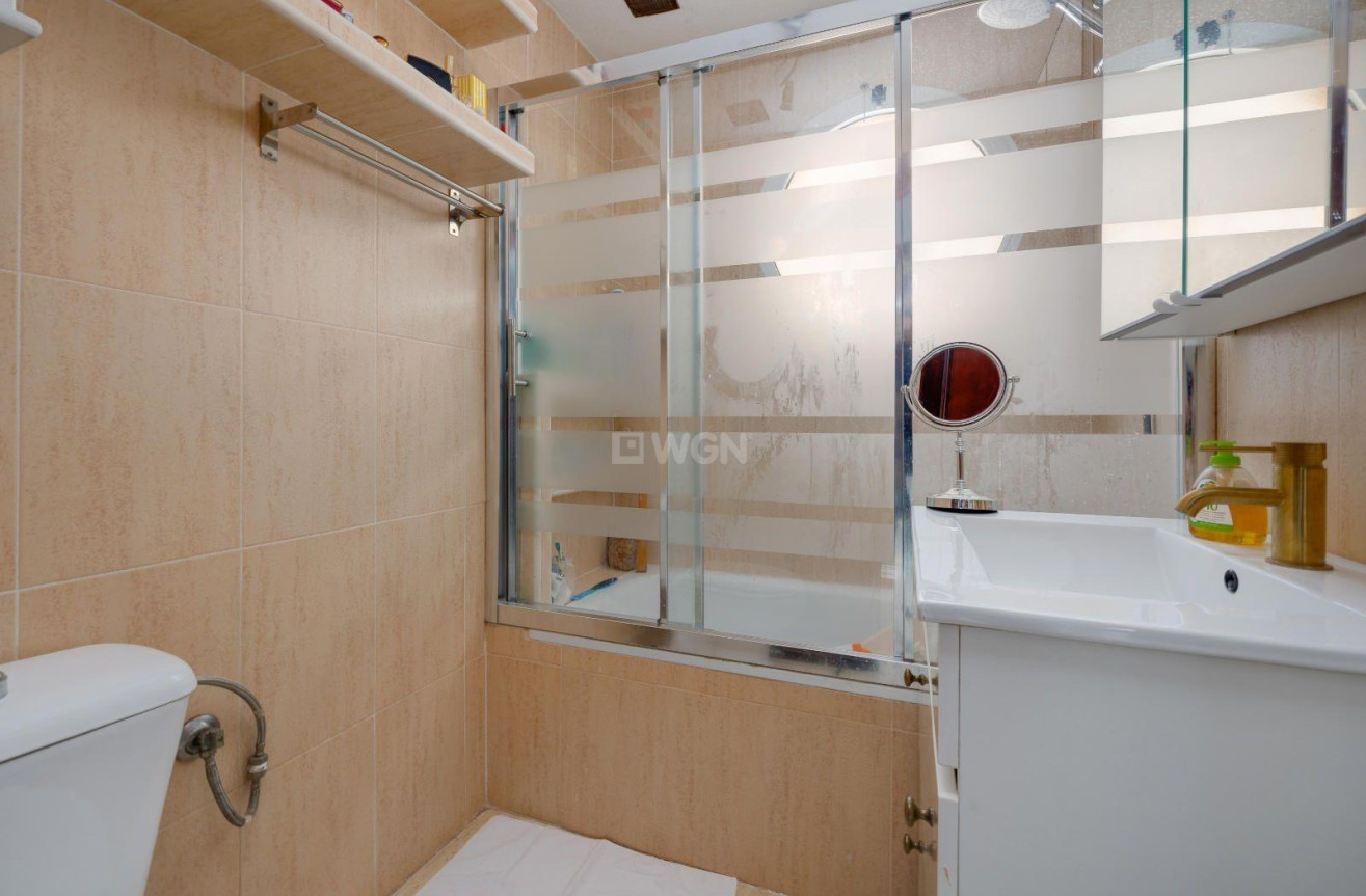 Odsprzedaż - Mieszkanie w bloku - Torrevieja - La Siesta - El Salado - Torreta