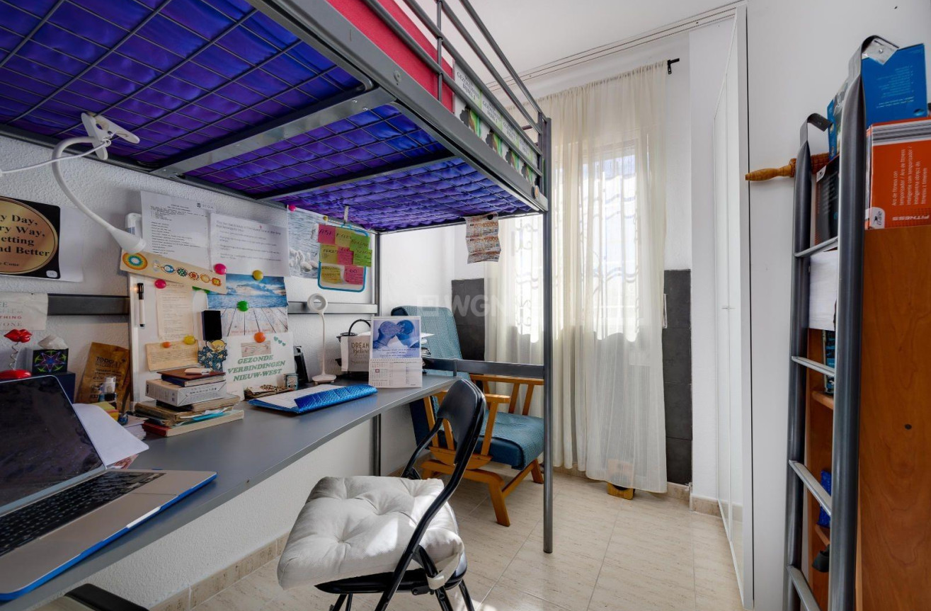 Odsprzedaż - Mieszkanie w bloku - Torrevieja - La Siesta - El Salado - Torreta