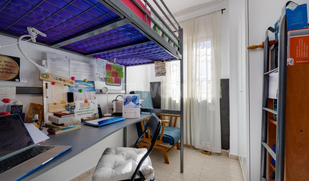 Odsprzedaż - Mieszkanie w bloku - Torrevieja - La Siesta - El Salado - Torreta