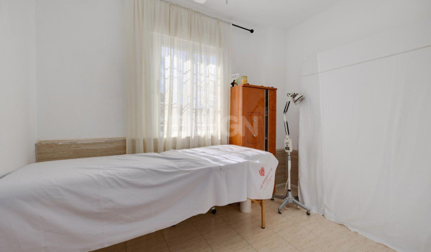 Odsprzedaż - Mieszkanie w bloku - Torrevieja - La Siesta - El Salado - Torreta